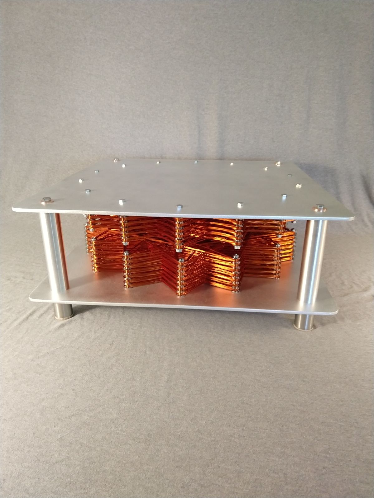 The Cube 24" Aluminum