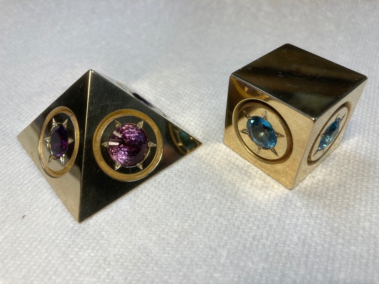 The Pyramid Sceptre in Gold